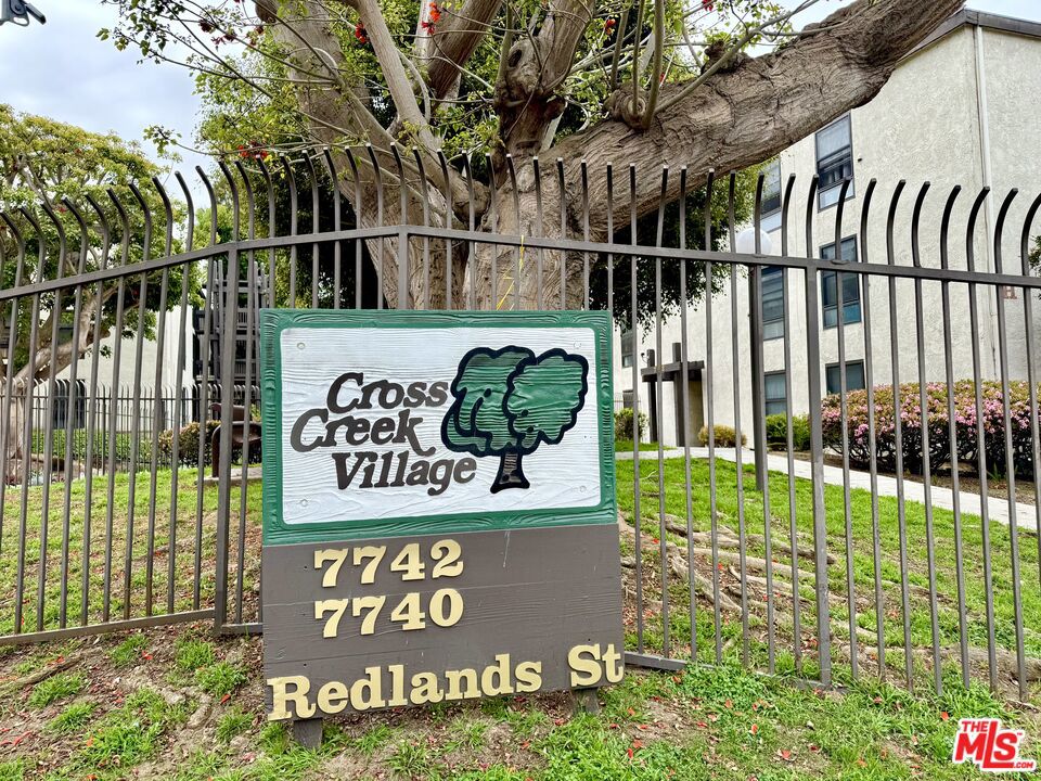 7740 Redlands Street M2069