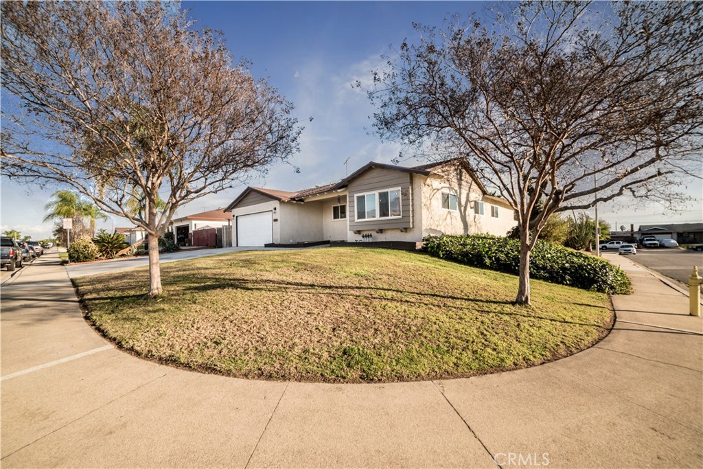 5555 Caroline Street