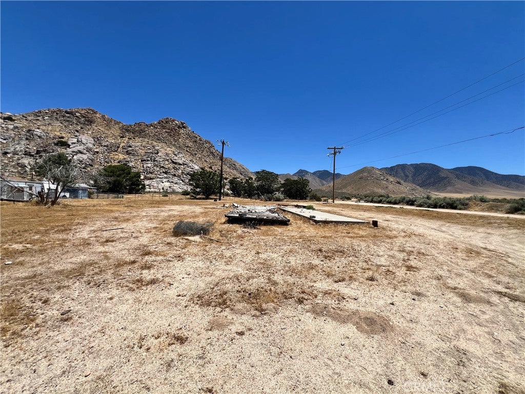 8136 Rocky Hill