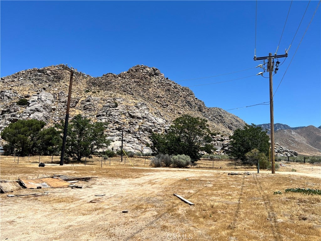 8136 Rocky Hill