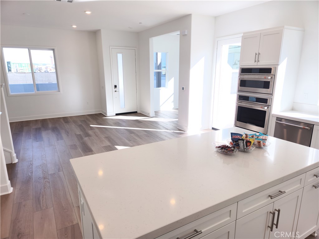 Outlook (OUTLOOK5P) - Residential Lease