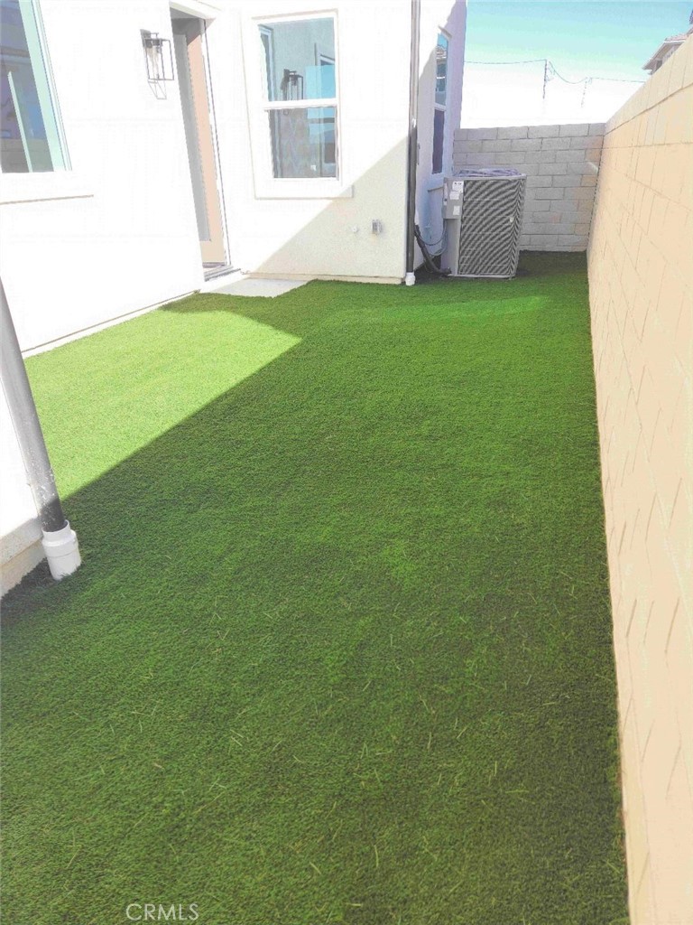 Outlook (OUTLOOK5P) - Residential Lease