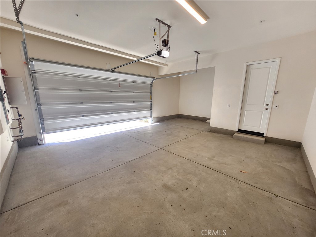 Outlook (OUTLOOK5P) - Residential Lease