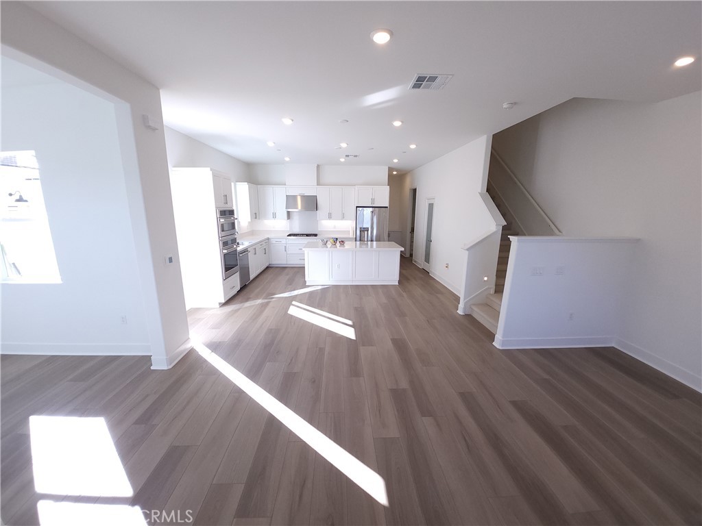 Outlook (OUTLOOK5P) - Residential Lease