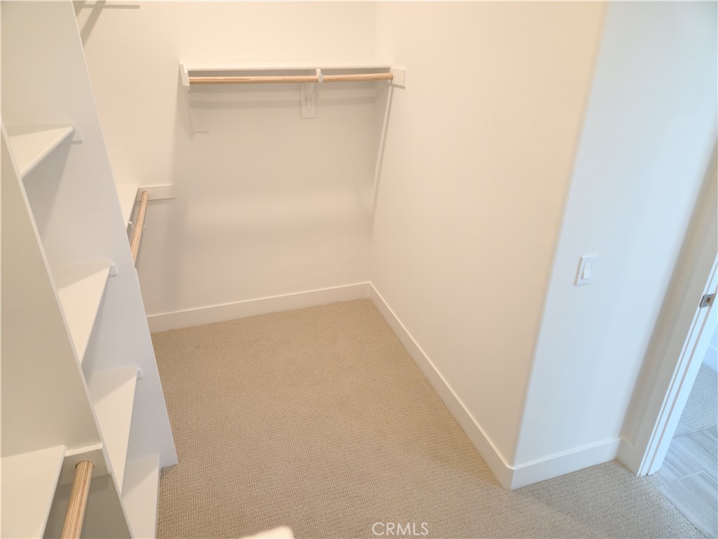 Outlook (OUTLOOK5P) - Residential Lease