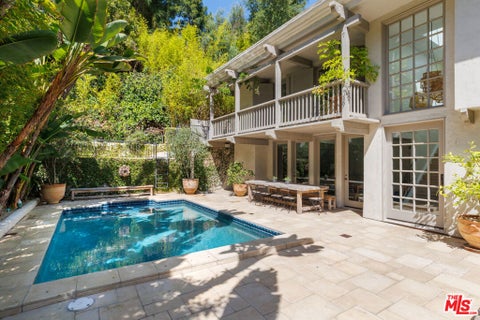 Photo of 1610 Benedict Canyon Drive, Beverly Hills, CA 90210 (MLS # 26998295)