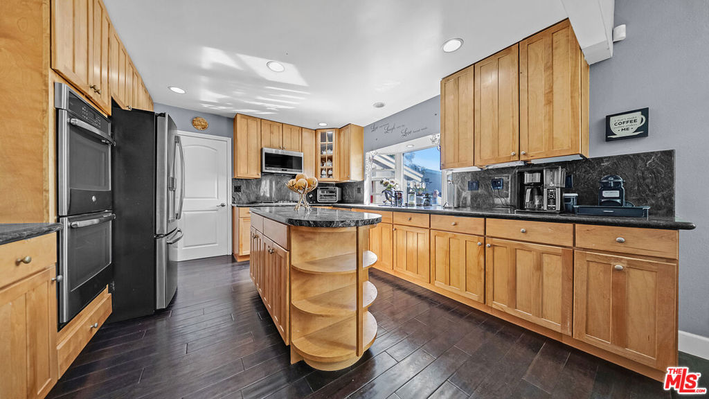 10939 Yolanda Avenue