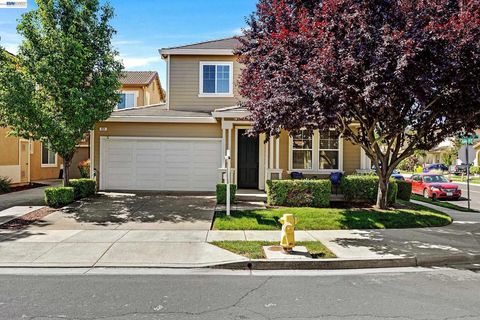 Photo of 454 Silverwood St, Brentwood, CA 94513 (MLS # 41134639)