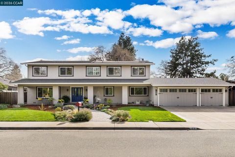 Photo of 126 126 Ready Rd Rd, Walnut Creek, CA 94598 (MLS # 41124905)