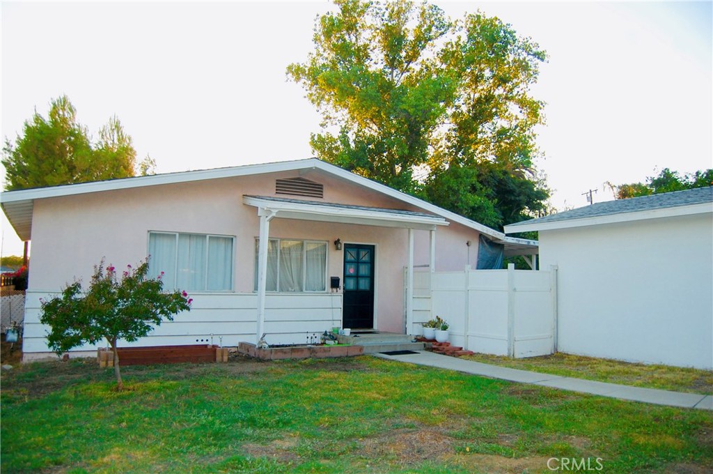 363 Carleton Avenue