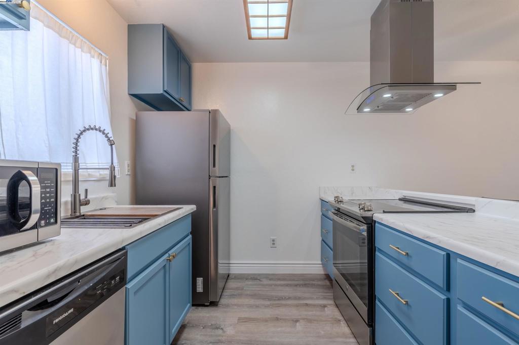LIVERMORE DOWNS - Residential