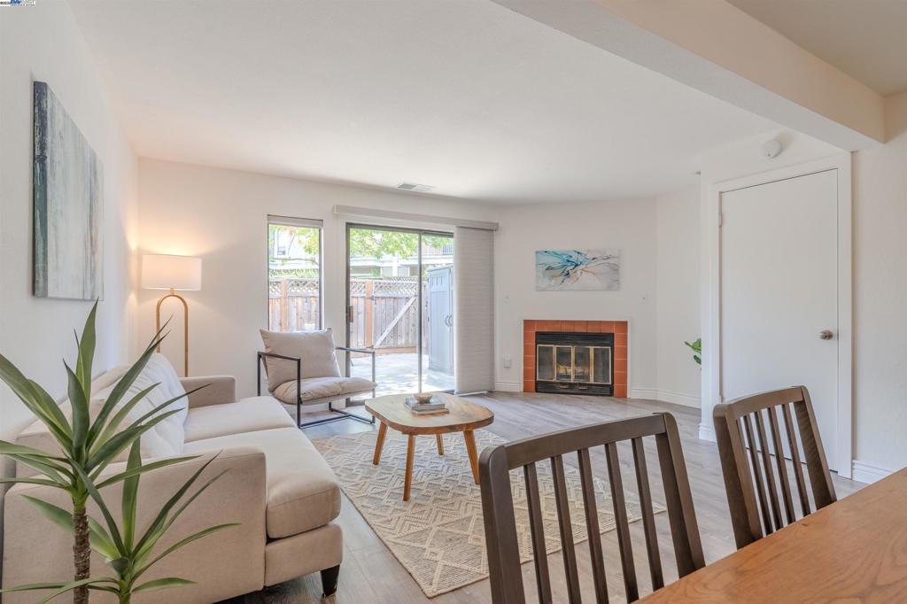 LIVERMORE DOWNS - Residential