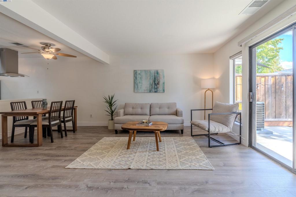 LIVERMORE DOWNS - Residential
