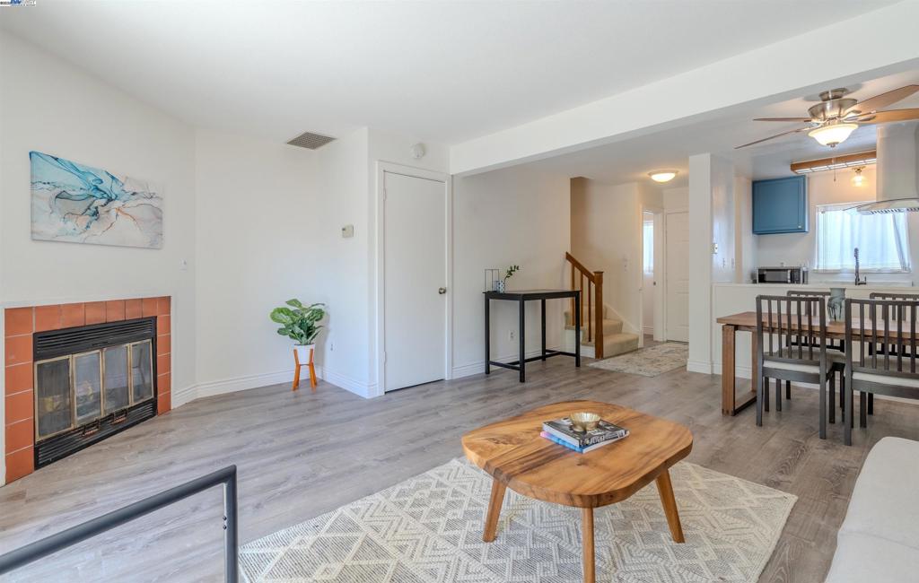 LIVERMORE DOWNS - Residential