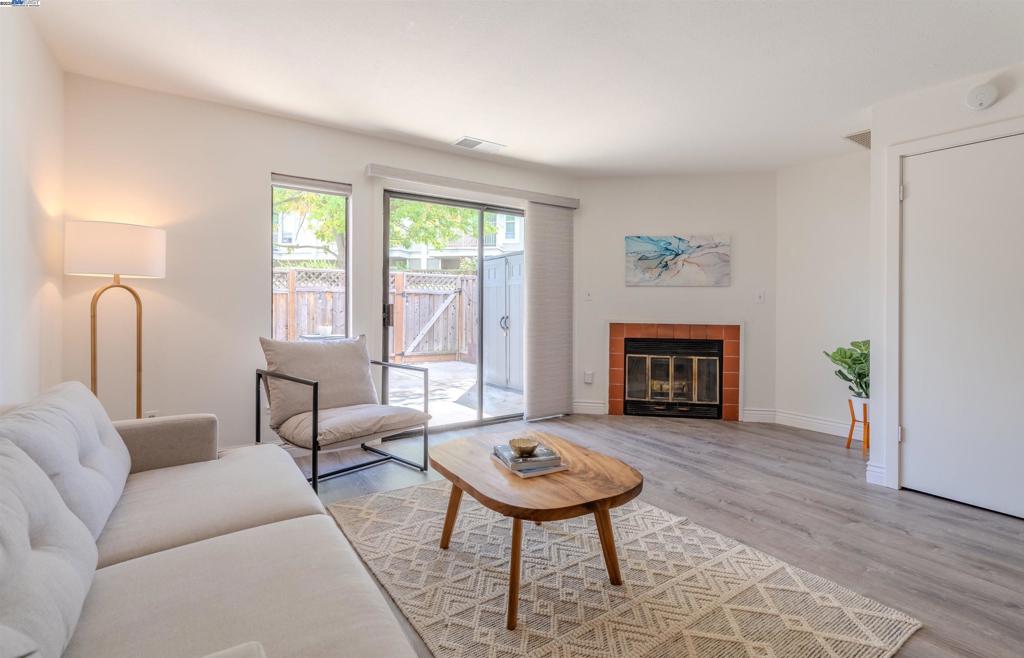 LIVERMORE DOWNS - Residential