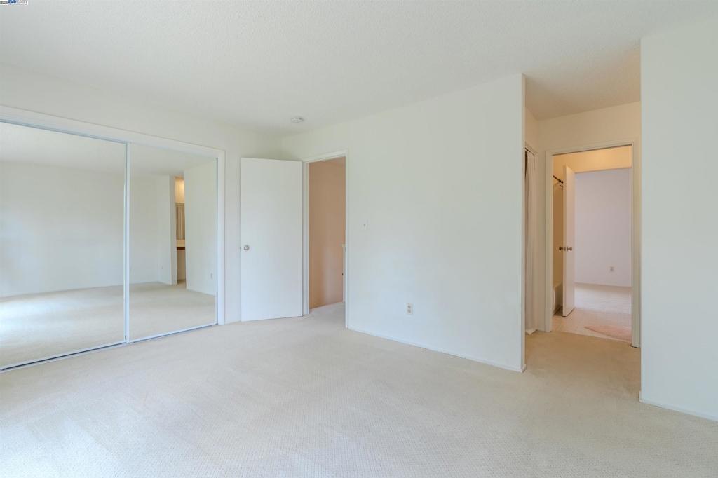 LIVERMORE DOWNS - Residential