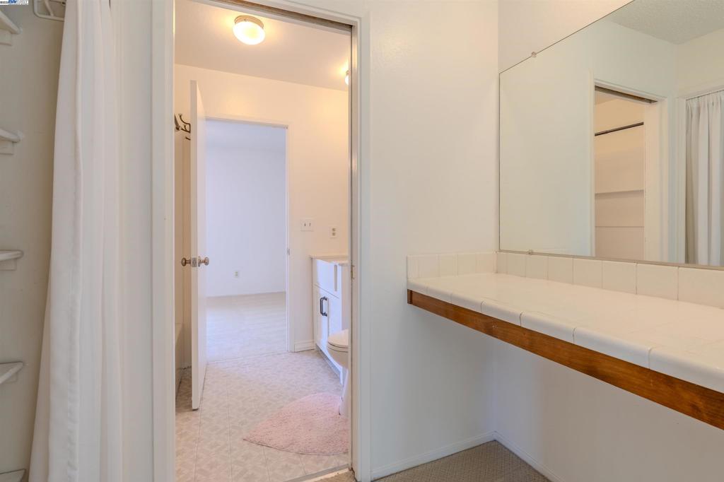 LIVERMORE DOWNS - Residential
