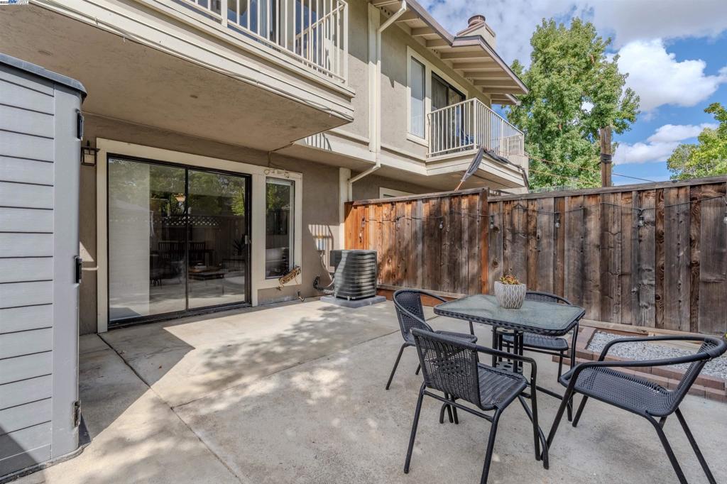 LIVERMORE DOWNS - Residential