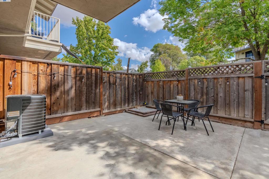 LIVERMORE DOWNS - Residential