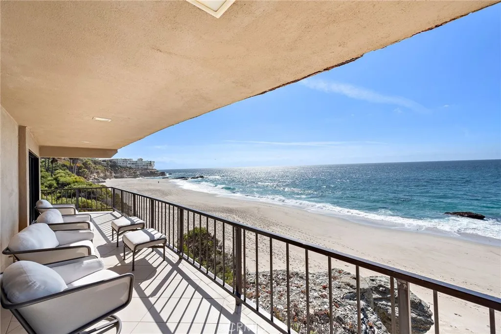 Laguna Beach, California 92651, United States, 3 Bedrooms Bedrooms, ,2 BathroomsBathrooms,Residential,Active,3132
