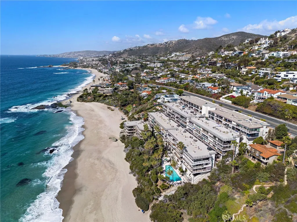 Laguna Beach, California 92651, United States, 3 Bedrooms Bedrooms, ,2 BathroomsBathrooms,Residential,Active,3132