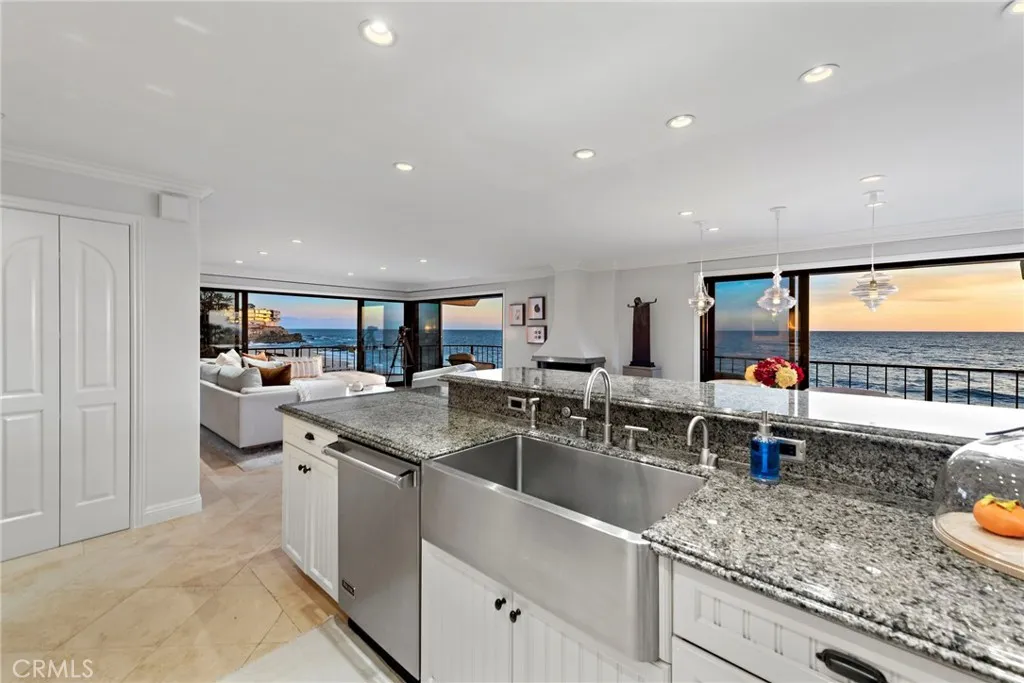 Laguna Beach, California 92651, United States, 3 Bedrooms Bedrooms, ,2 BathroomsBathrooms,Residential,Active,3132