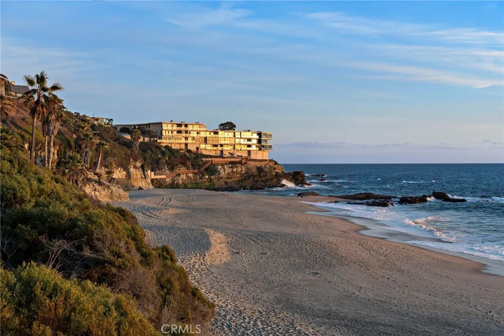 Laguna Beach, California 92651, United States, 3 Bedrooms Bedrooms, ,2 BathroomsBathrooms,Residential,Active,3132