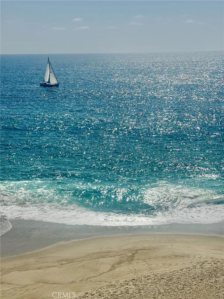 Laguna Beach, California 92651, United States, 3 Bedrooms Bedrooms, ,2 BathroomsBathrooms,Residential,Active,3132