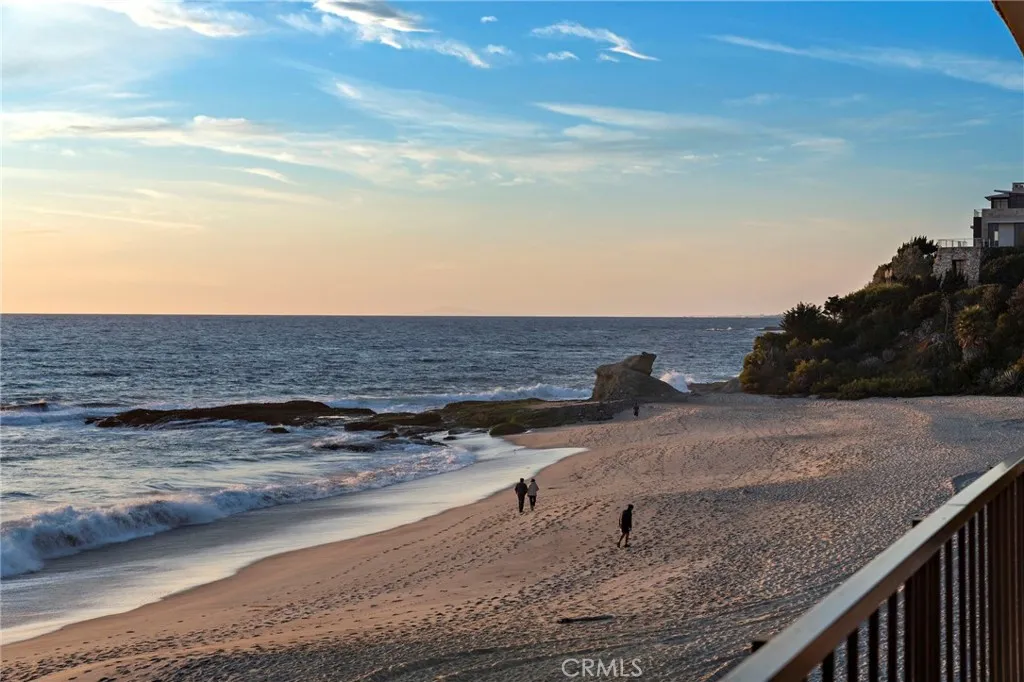 Laguna Beach, California 92651, United States, 3 Bedrooms Bedrooms, ,2 BathroomsBathrooms,Residential,Active,3132