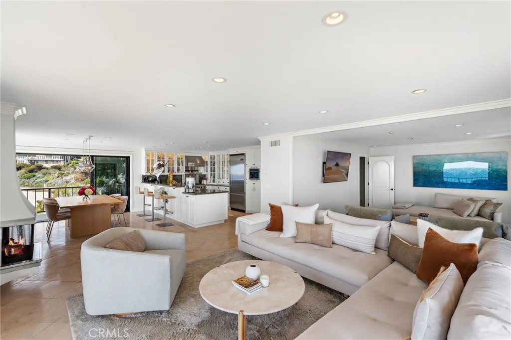 Laguna Beach, California 92651, United States, 3 Bedrooms Bedrooms, ,2 BathroomsBathrooms,Residential,Active,3132