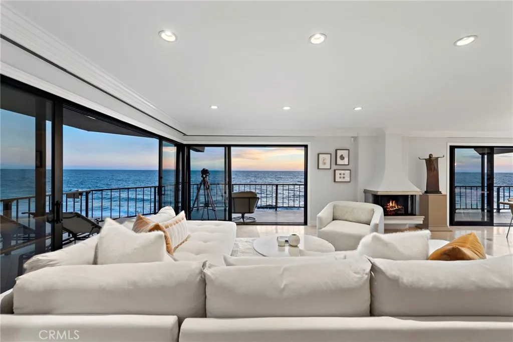 Laguna Beach, California 92651, United States, 3 Bedrooms Bedrooms, ,2 BathroomsBathrooms,Residential,Active,3132