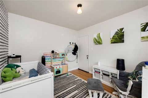 Tiny photo for 2615 Rockefeller Ln, Redondo Beach, CA 90278 (MLS # SB25231888)