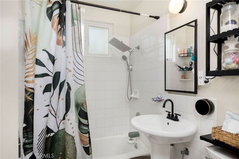 Tiny photo for 2615 Rockefeller Ln, Redondo Beach, CA 90278 (MLS # SB25231888)