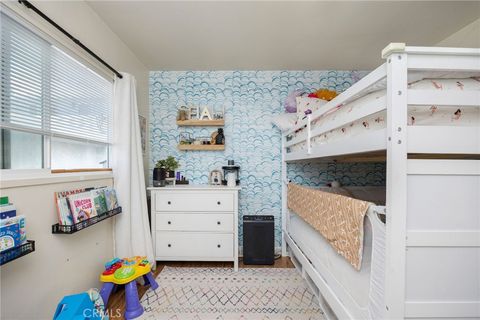 Tiny photo for 2615 Rockefeller Ln, Redondo Beach, CA 90278 (MLS # SB25231888)