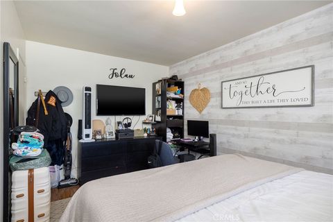 Tiny photo for 2615 Rockefeller Ln, Redondo Beach, CA 90278 (MLS # SB25231888)