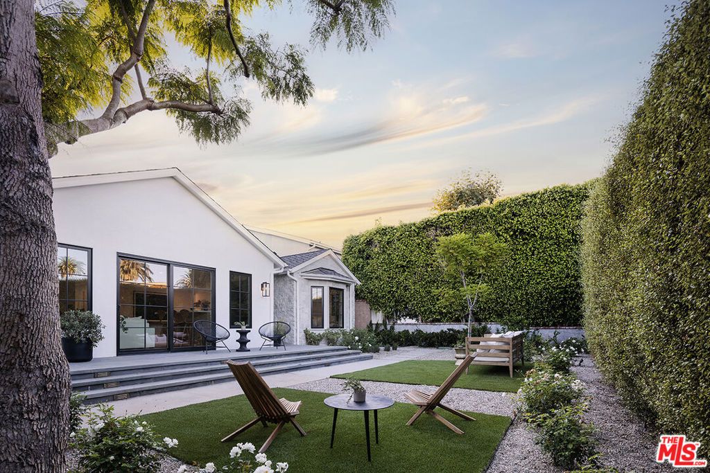 Photo of 2515 Marguerita Avenue, Santa Monica, CA 90402 (MLS # 25621111)