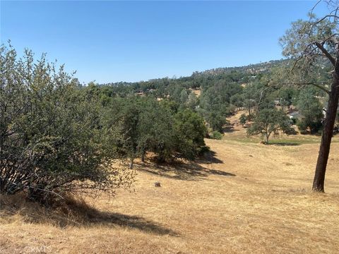 Photo of 17 Titan Way Way, Coarsegold, CA 93614 (MLS # FR26055573)