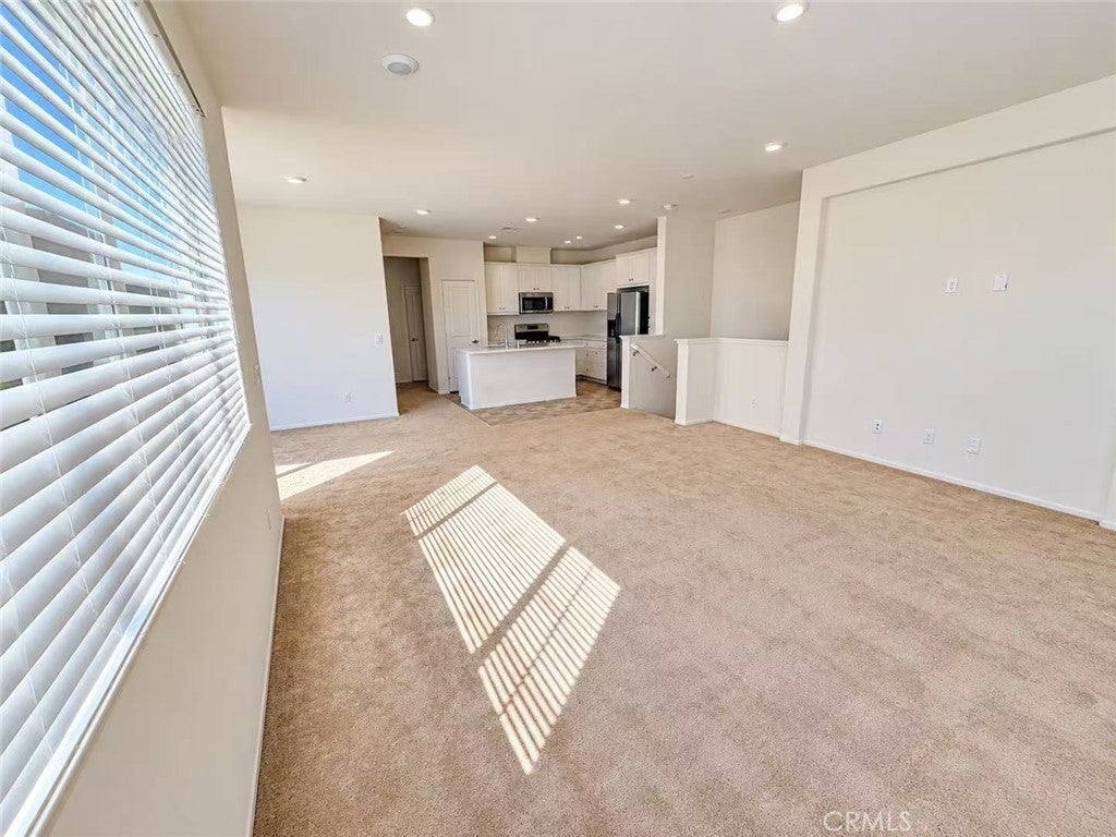 5585 Kate Way 6