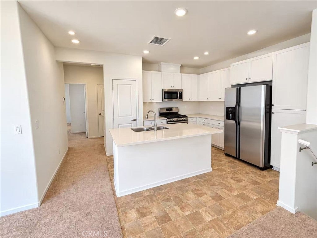 5585 Kate Way 6