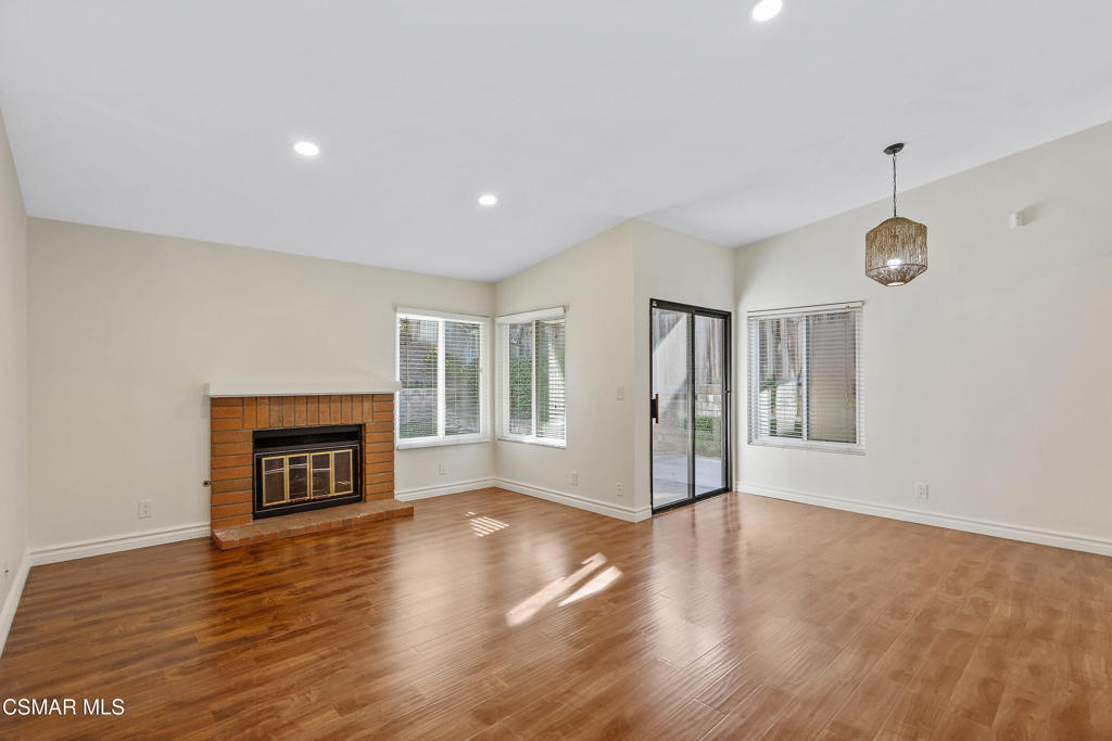 32 Herringbone Court