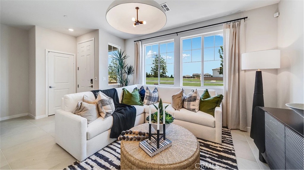 2577 Cloudview Privado
