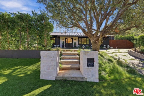 Photo of 30660 La Sonora Drive, Malibu, CA 90265 (MLS # 26103297)