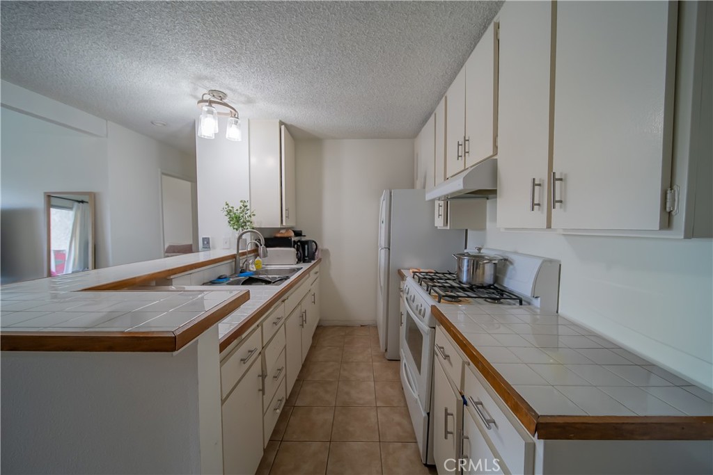 15438 La Mirada Boulevard HH208