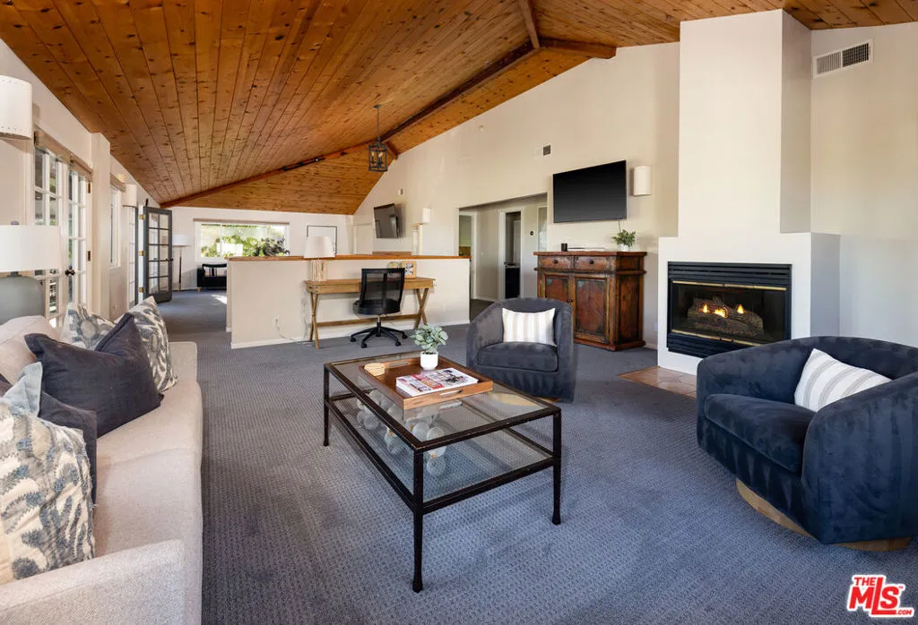 Santa Barbara, California 93109, United States, 5 Bedrooms Bedrooms, ,4 BathroomsBathrooms,Residential,Active,225697