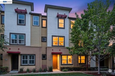 Photo of 5679 Melodia Cir Cir, Dublin, CA 94568 (MLS # 41129947)