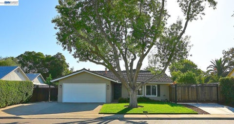 Photo of 481 Egret Road Rd, Livermore, CA 94551 (MLS # 41148522)