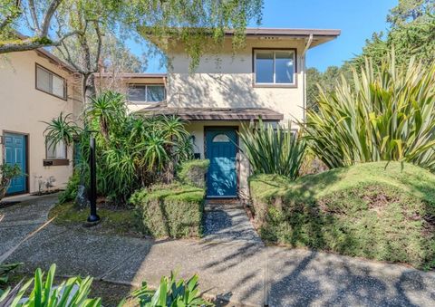 Photo of 1039 Oddstad Boulevard, Pacifica, CA 94044 (MLS # ML82034885)
