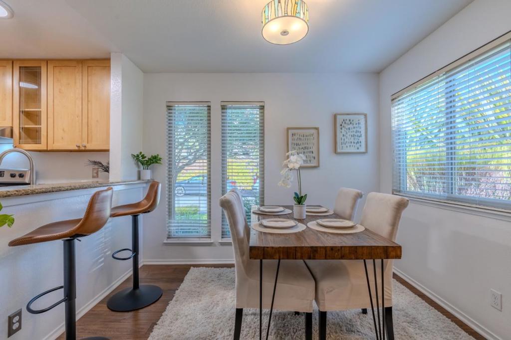 1039 Oddstad Boulevard