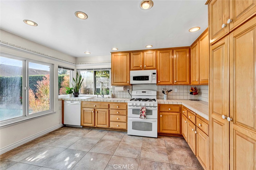 937 Carnation Avenue