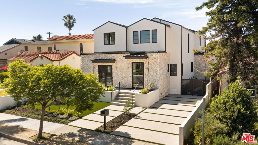 Photo of 2137 Ashland Avenue, Santa Monica, CA 90405 (MLS # 26828803)